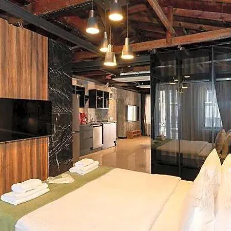 Monev Hotell